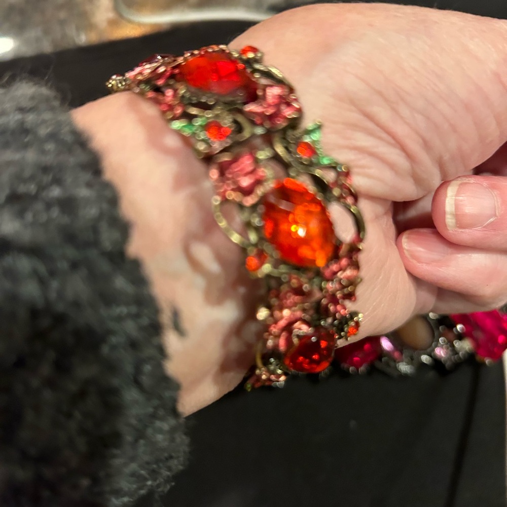 Red/gold jewel bracelets - Picture 8 of 8